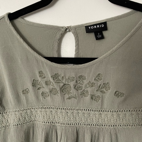 Torrid Peasant top - Picture 2 of 4